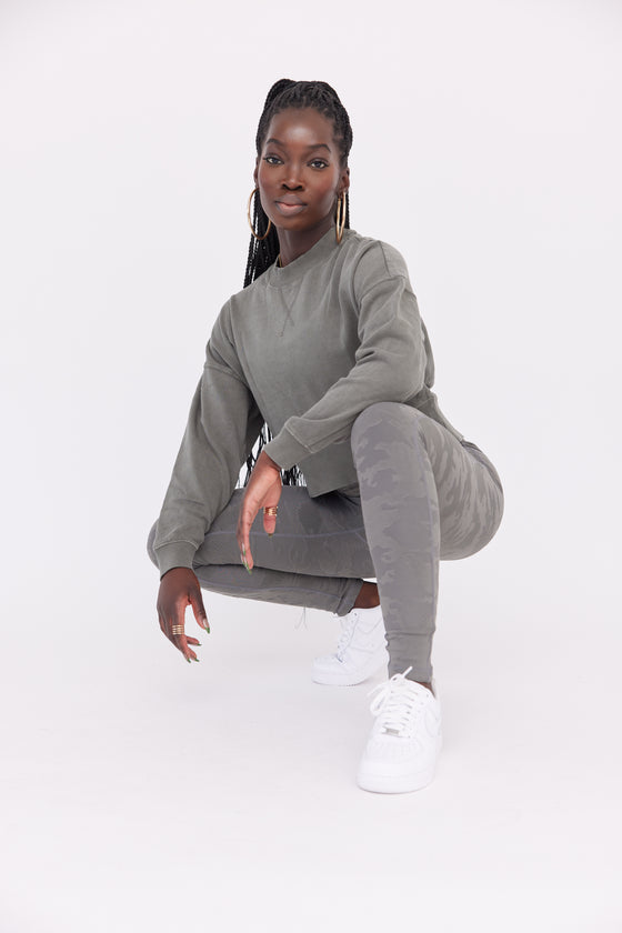 Mineral-Washed Fleece Cropped Pullover